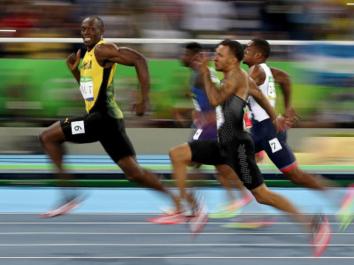 bolt s mid race smile is new template for internet memes bolt s mid race smile is new template for internet memes