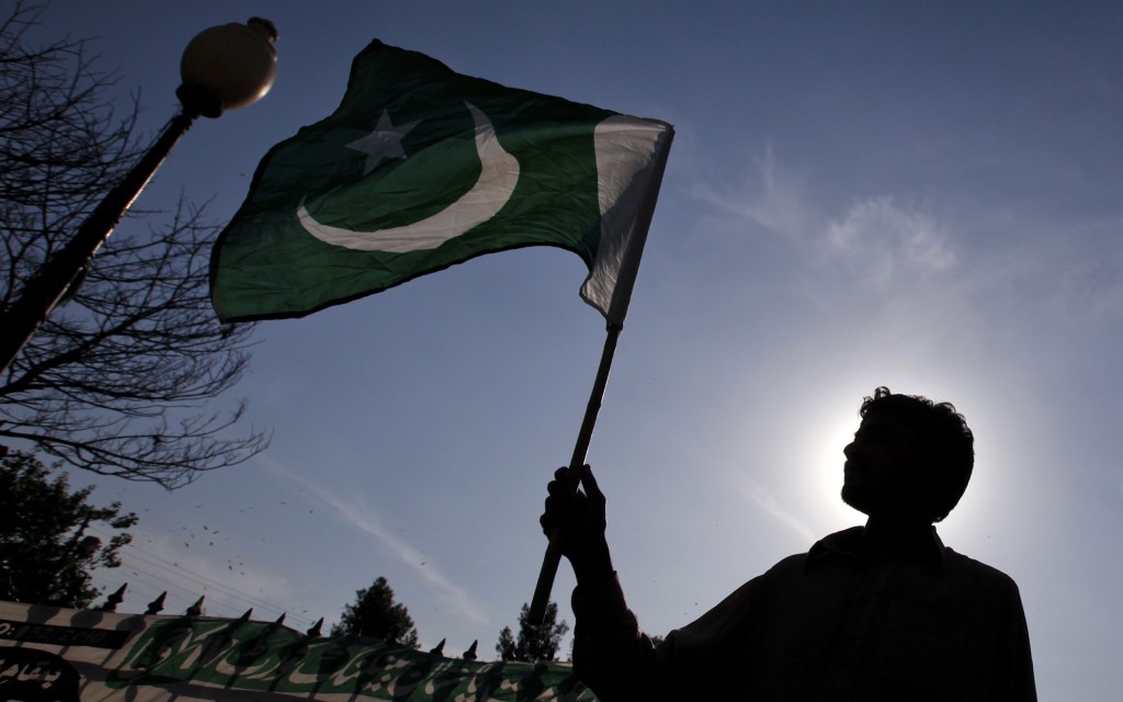 pakistan 039 s national flag photo reuters