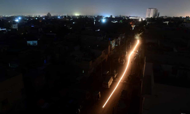 karachi pakistan s economic hub during saturday night s power blackout photograph asif hassan afp karachi pakistan s economic hub during saturday night s power blackout photograph asif hassan afp