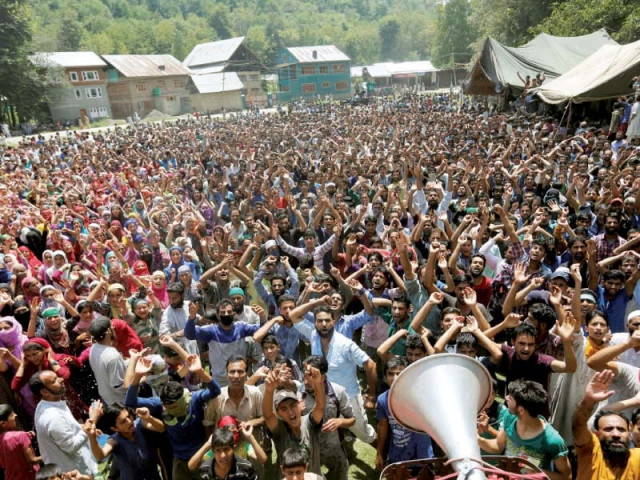 kashmiri villagers shout slogans during a funeral of civilians who according to local media were killed during clashes between police and protesters in beerwah north of srinagar photo reuters kashmiri villagers shout slogans during a funeral of civilians who according to local media were killed during clashes between police and protesters in beerwah north of srinagar photo reuters