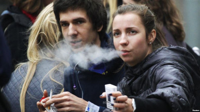 paying smokers to quit may prove successful