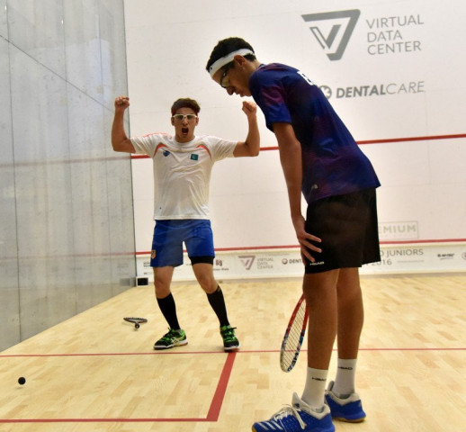 abbas shoukat reacts after helping pakistan to world team squash championship title photo twitter hashmenabeel abbas shoukat reacts after helping pakistan to world team squash championship title photo twitter hashmenabeel