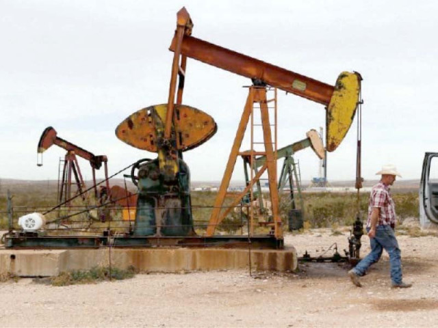 the new government of prime minister shahbaz sharif kept prices of petroleum products unchanged on friday photo reuters the new government of prime minister shahbaz sharif kept prices of petroleum products unchanged on friday photo reuters