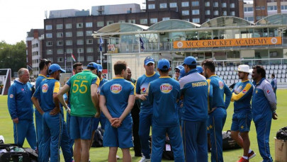 arthur worried about pakistan s one day form