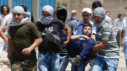 israel defence chief has carrot and stick west bank plan