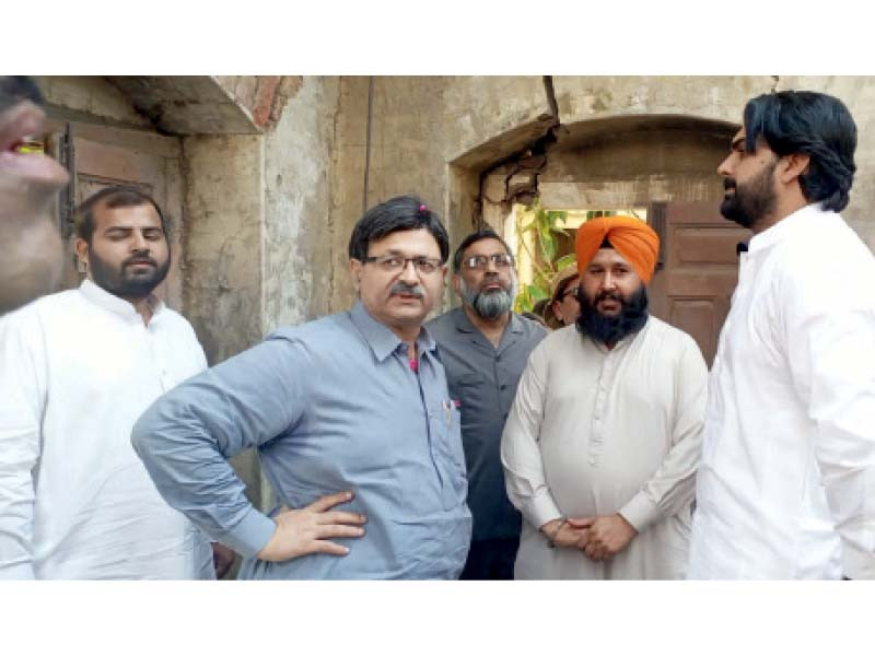 the auqaf department delegation visits gurdwara pehli pat shahi in daska photo express