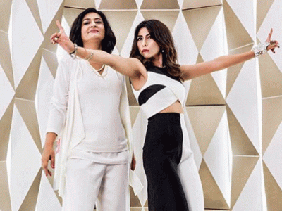 meesha shafi and saba hamid doing bhangra will give you mum daughter relationship goals