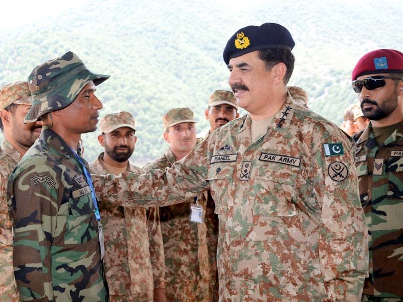 chief of army staff caos general raheel sharif meeting a soldier taking part in operation during his visit to rajgal khyber agency photo nni