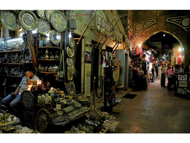 vendors wait for customers in a popular tourist area named 039 khan el khalili 039 at al hussein and al azhar districts in old islamic cairo egypt august 18 2016 photo reuters