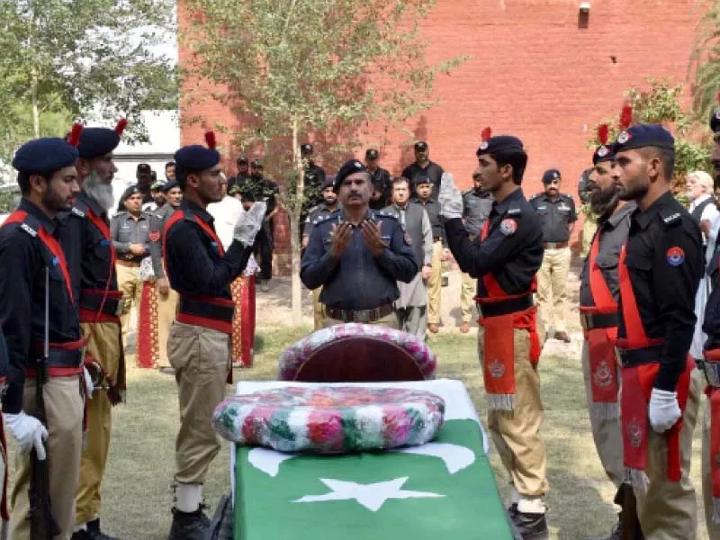 last rites of the slain police constable were offered in dera police lines photo express last rites of the slain police constable were offered in dera police lines photo express