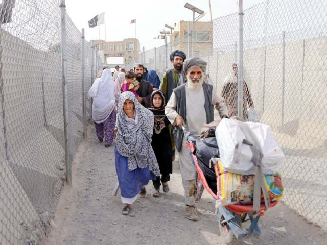 afghan refugees exit pakistan at chaman border in balochistan photo file afghan refugees exit pakistan at chaman border in balochistan photo file