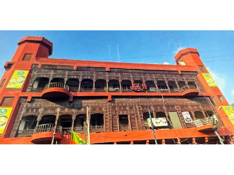 the front view of the main building of lal haveli previously known as sehgal haveli in the bohar bazar area of rawalpindi photo express