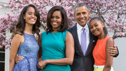 obamas wrap up final summer trip as first family obamas wrap up final summer trip as first family