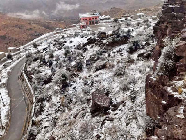 snow attracts people to koh e sulaiman snow attracts people to koh e sulaiman