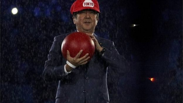 japan 039 s pm dressed up as super mario photo reuters