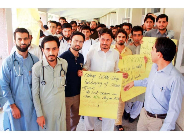 doctors of ath protest against murder of dr daud photo online