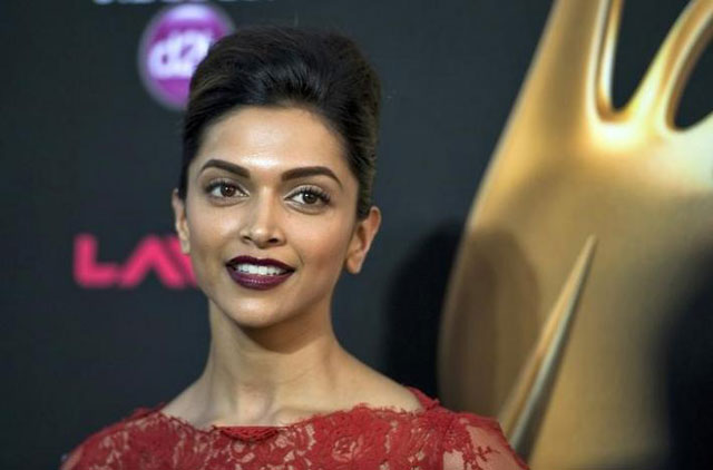 indian film star deepika padukone walks the green carpet as she arrives for the 15th annual international indian film awards in tampa florida april 26 2014 photo reuters