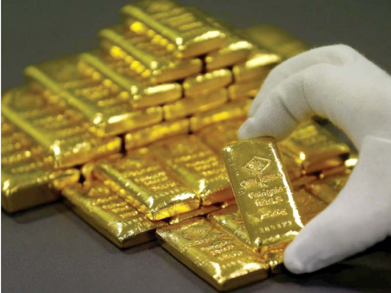 gold prices in pakistan rose by 4 30 or rs9 900 per tola in a day hitting a new record high of rs240 000 per tola in local markets despite remaining unchanged at 2 031 per ounce 31 10 gram a day ago in the world markets photo reuters
