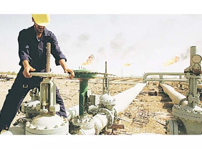 oil drops 2 5 on us inventory surge oil drops 2 5 on us inventory surge