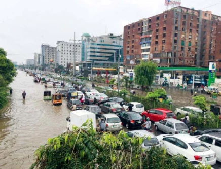 motorists struggle to commute as lahore s main roads remain deluged after heavy rain battered the metropolis photos zahoor ahmed imtiaz khan express