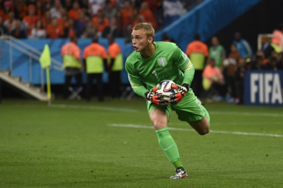 barcelona complete signing of cillessen
