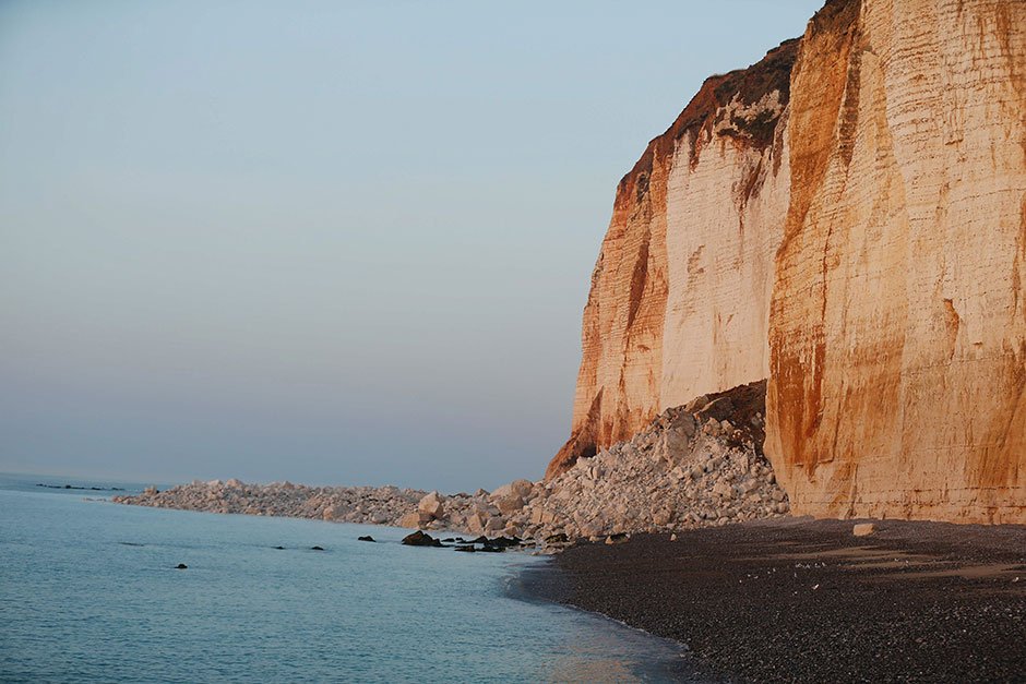 the picture shows a rock slide on the beach of saint martin aux buneaux northwestern france due to erosion and rain this geological phenomenon is usual on the quot cote d 039 albatre quot photo afp