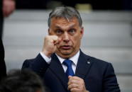 hungary pre election showdown draws crowds