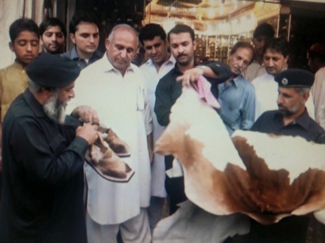 jehangir safi was accused of crafting a peshawari chappal for the bollywood star with deer skin photo izharullah express