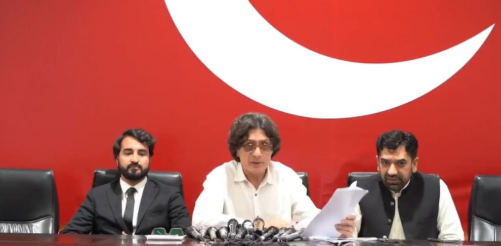 pti spokesperson raoof hasan addressing a press conference in islamabad on march 29 2024 screenshot