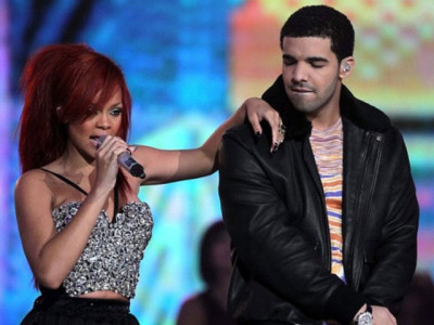 drake bought rihanna a billboard and twitter can t handle it