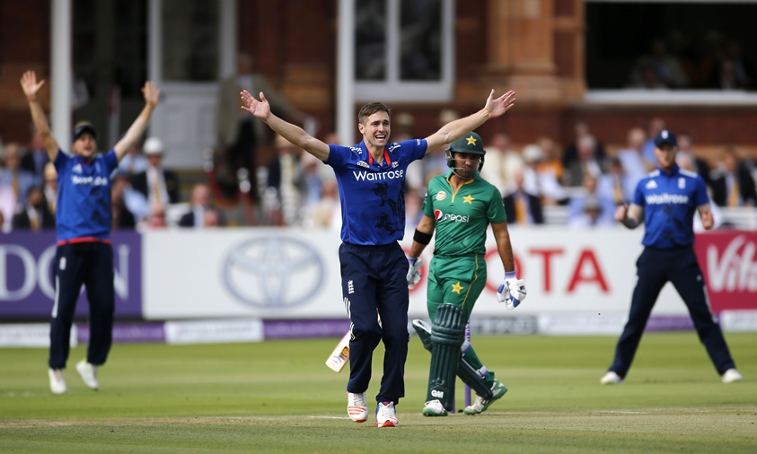 england 039 s chris woakes celebrates the wicket of pakistan 039 s sami aslam in second odi at lord 039 s on august 27 2016 photo reuters