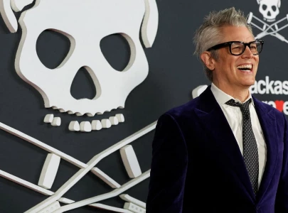 johnny knoxville hit with 3m negligence and battery lawsuit