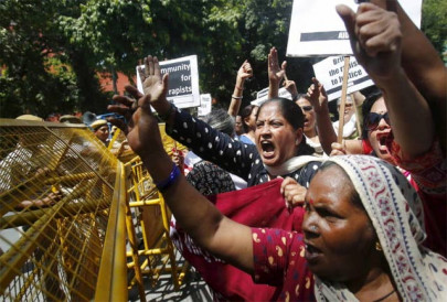 wives of jailed indians seek modi s help with pakistani visa