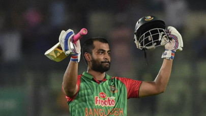 bangladesh s tamim out for a month with fractured finger