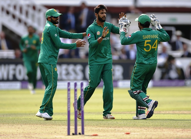 imad believes pakistan can make a strong come back against england in the odi series photo reuters