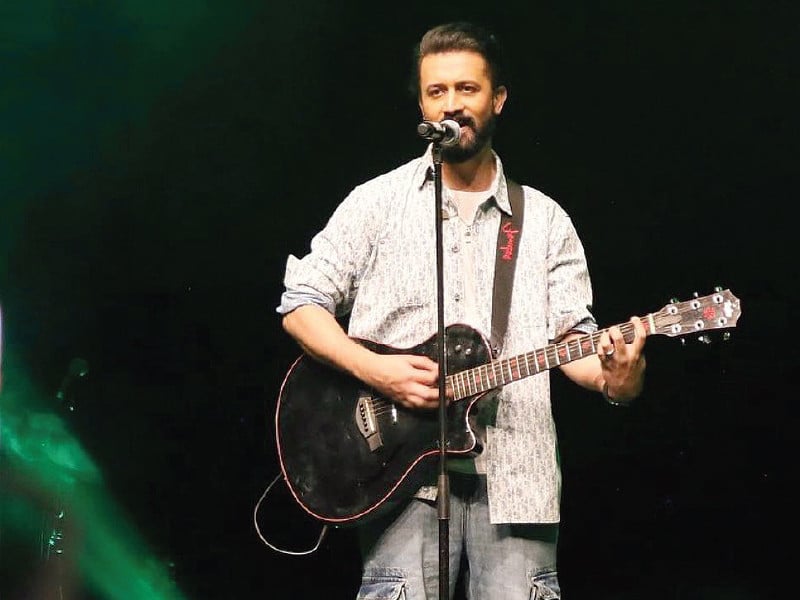 we know atif is a beyond talented singer but the fan manages to hold her own against the vocalist photo file