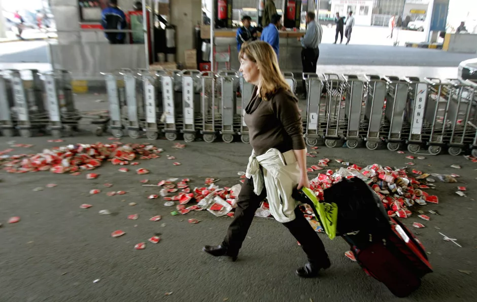 the number of foreign tourists visiting india increased by 10 per cent last year but the proportion of women coming to the country slipped to 40 8 per cent of all visitors from 41 2 per cent the year before photo reuters the number of foreign tourists visiting india increased by 10 per cent last year but the proportion of women coming to the country slipped to 40 8 per cent of all visitors from 41 2 per cent the year before photo reuters