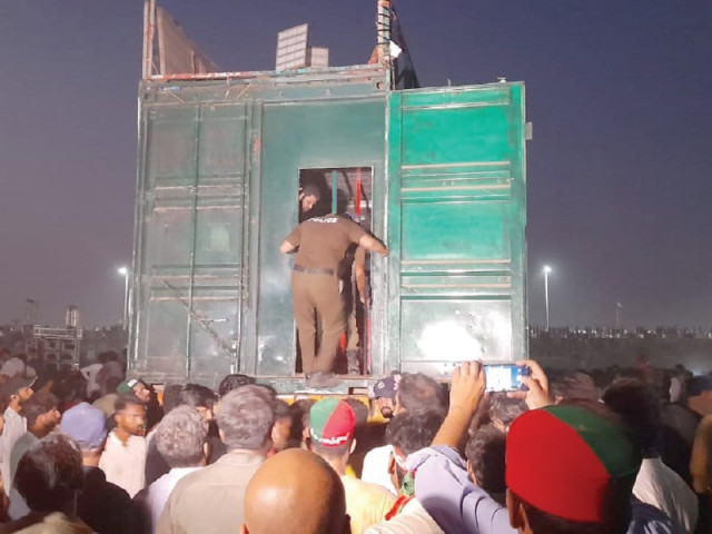 pti s power show ends in anticlimax pti s power show ends in anticlimax