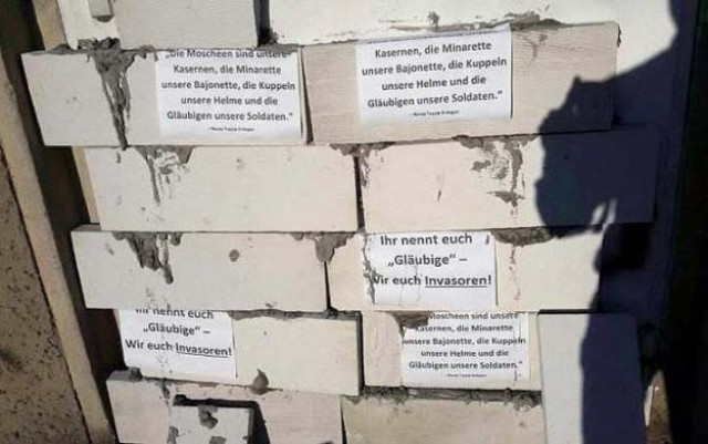 it is suspected that a far right group is responsible for the vandalism photo netzwerk f r fl chtlinge in parchim via telegraph it is suspected that a far right group is responsible for the vandalism photo netzwerk f r fl chtlinge in parchim via telegraph
