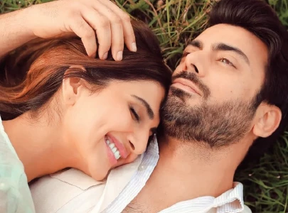 fawad khan vaani kapoor wrap abir gulaal
