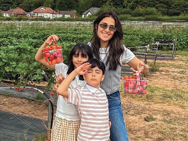 ayeza has two kids photo instagram ayeza has two kids photo instagram