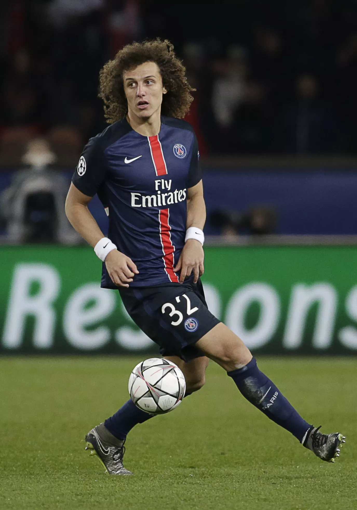 david luiz running with the ball during a champions league match on august 31 2016 photo afp david luiz running with the ball during a champions league match on august 31 2016 photo afp