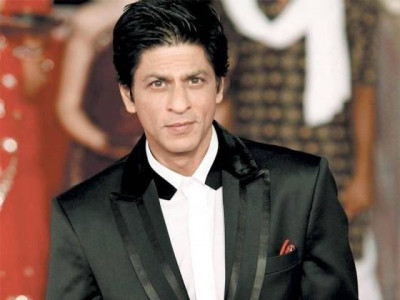former srk employee spills the beans on superstar