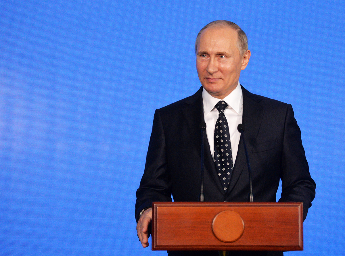 russian president vladimir putin delivers a speech at an oceanarium on russky island before attending the eastern economic forum in vladivostok russia september 3 2016 photo afp