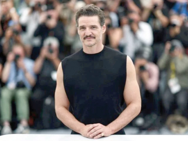 actor pedro pascal photo file