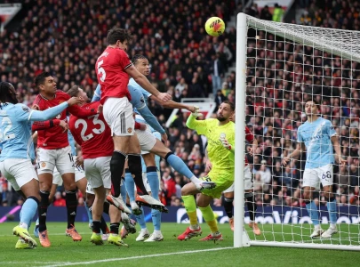 manchester united sweep past manchester city