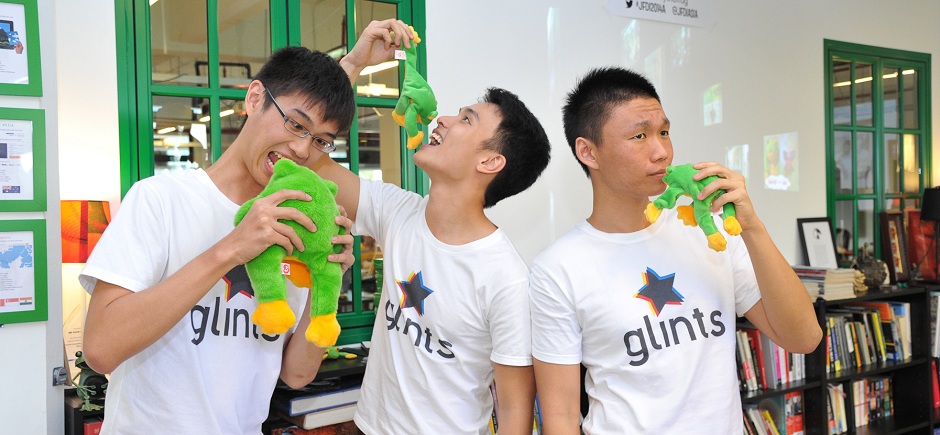 from left glints founders qin en looi ying cong seah and oswald yeo photo glints
