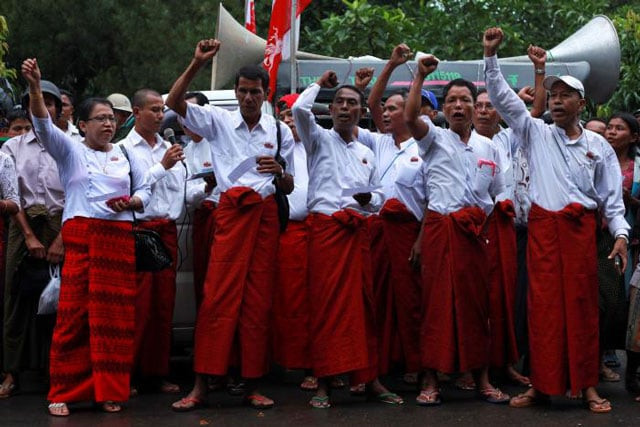 protesters shout slogans during a rally against former un chief kofi annan in sittwe myanmar september 6 2016 photo reuters
