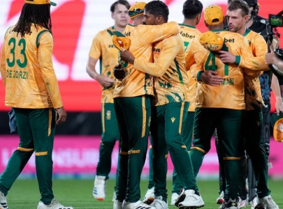 south africa clinch 19 run win over new zealand in fourth t20
