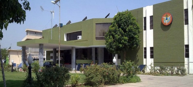 centre of information technology islamabad director general ammar jafri said according to the world bank about 44 per cent households in pakistan were not connected to the grid and more than 80 per cent of those were in rural areas photo pcret gov pk centre of information technology islamabad director general ammar jafri said according to the world bank about 44 per cent households in pakistan were not connected to the grid and more than 80 per cent of those were in rural areas photo pcret gov pk